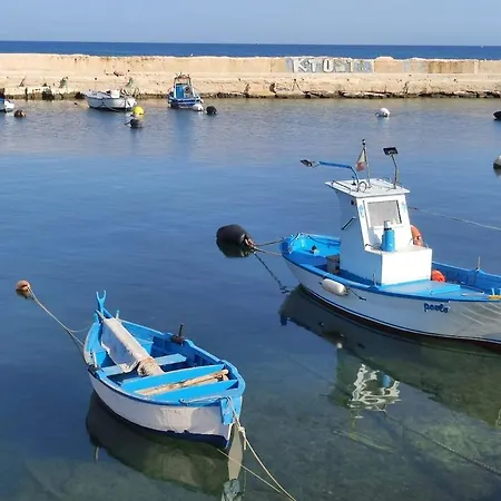 Dipinto Sul Mare מולה די בארי